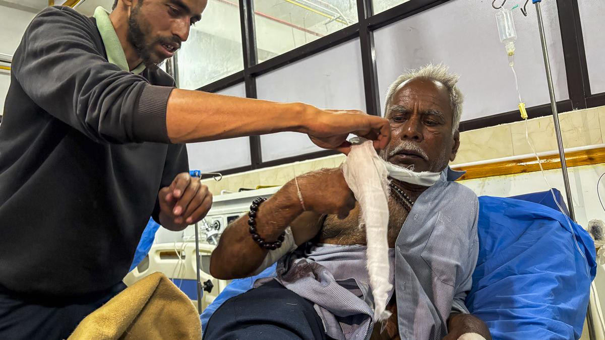 भारतको जम्मु–कश्मिरमा पर्यटकमाथि हमला, एक नेपालीसहित कम्तीमा २६ को मृत्यु
