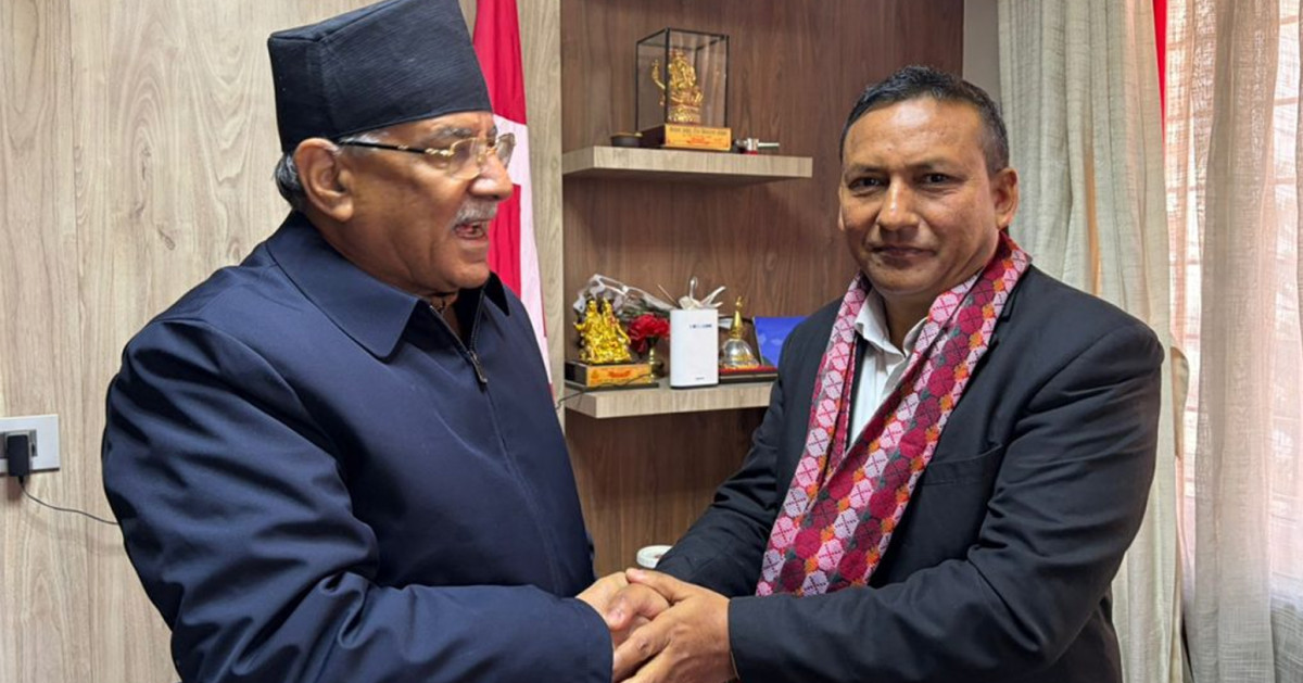 हर्क साम्पाङको श्रम संस्कृति पार्टी छोड्दै उपाध्यक्ष मित्र परियार प्रचण्डसँग